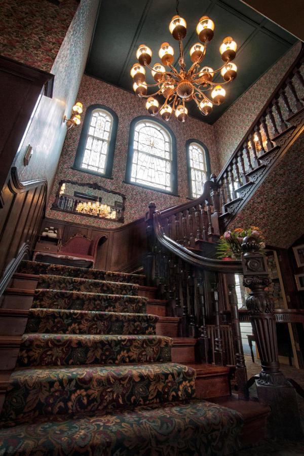 Prince's Gate Hotel 4*