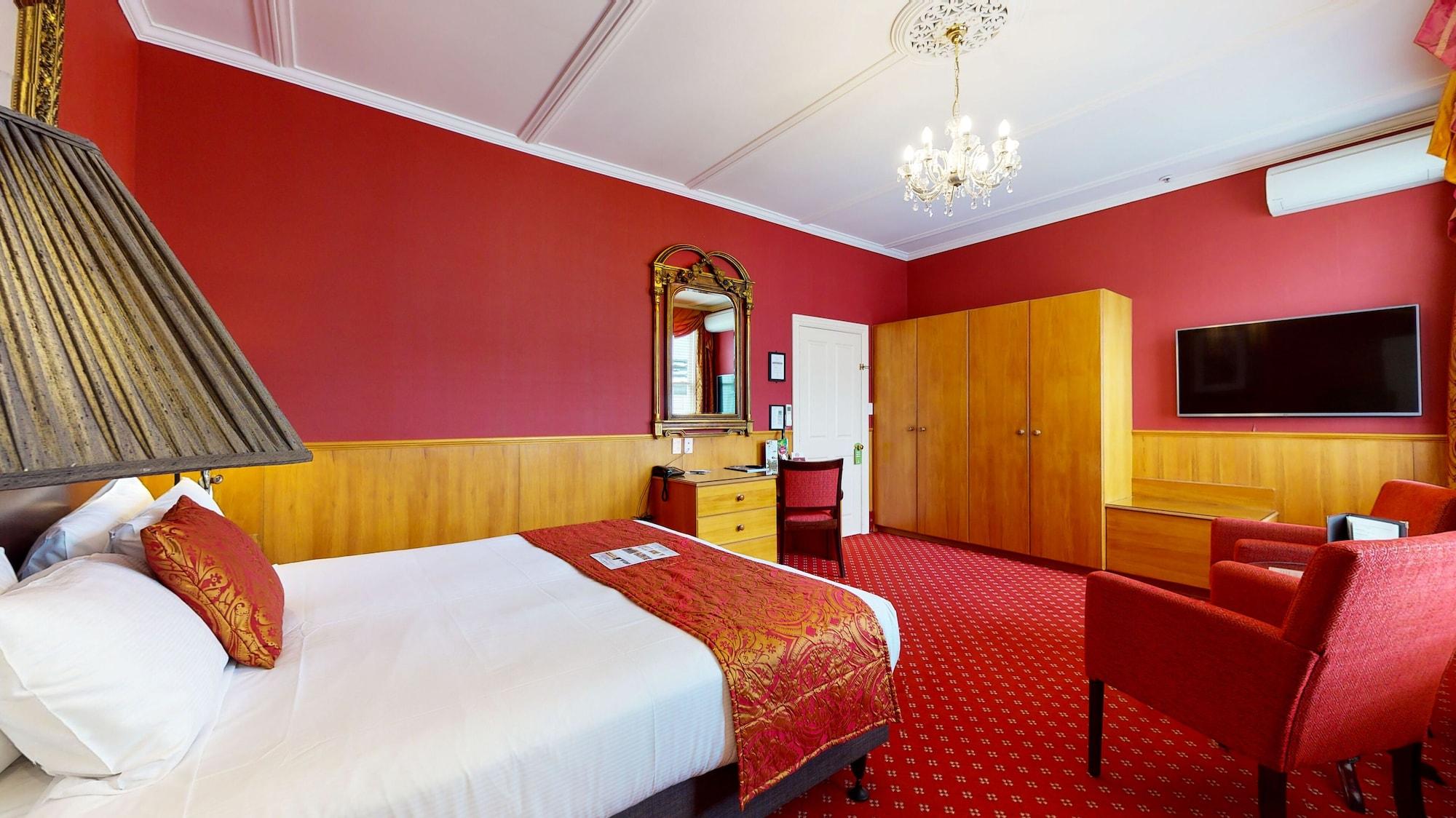 Prince's Gate Hotel 4*