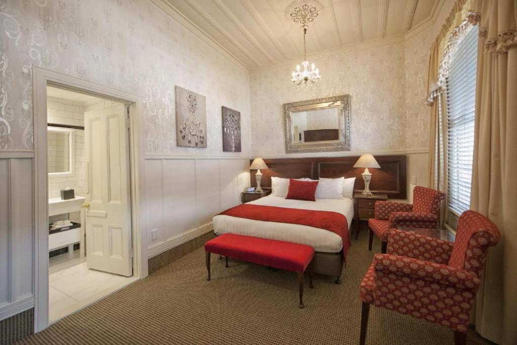 Prince's Gate Hotel 4*