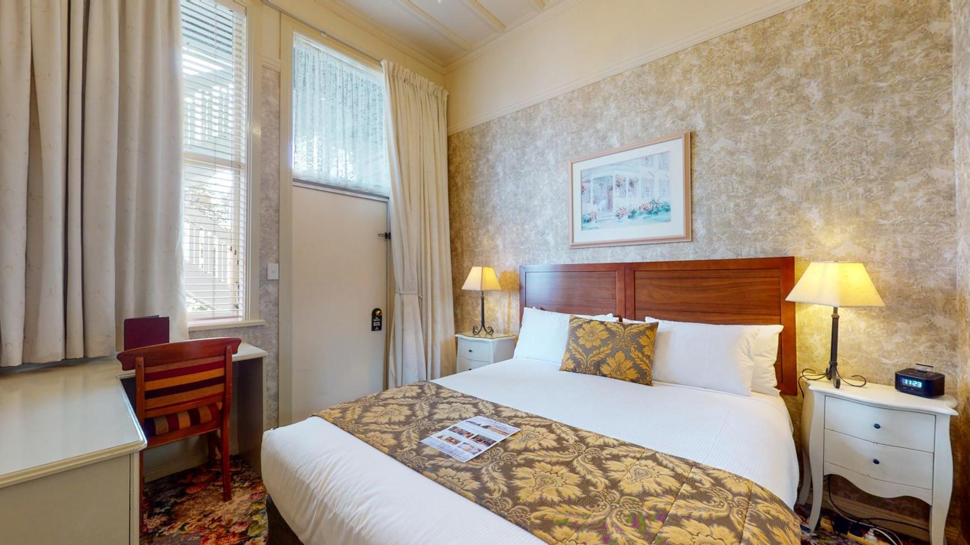 Hotel Prince's Gate 4*