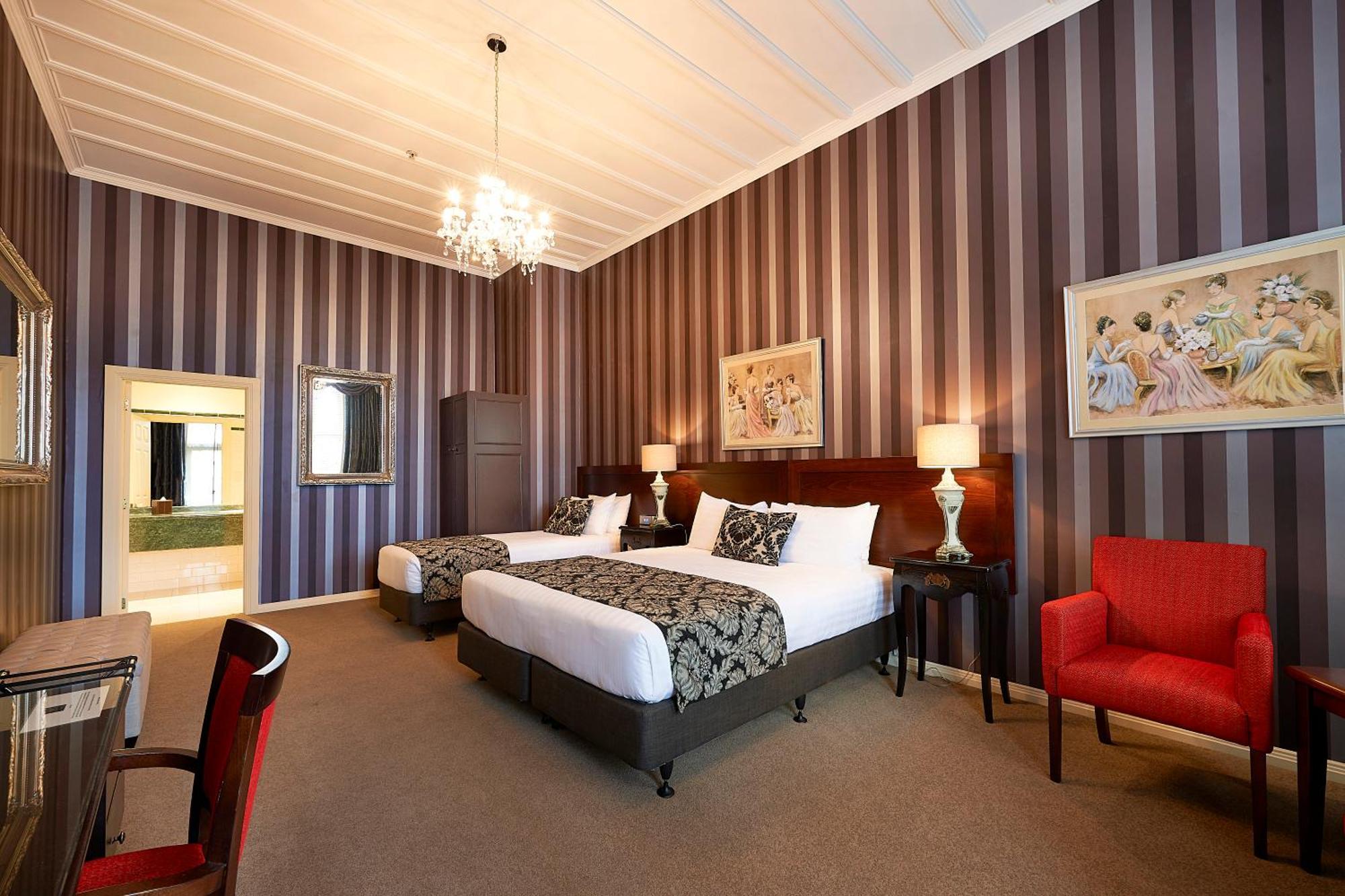 Prince's Gate Hotel 4*